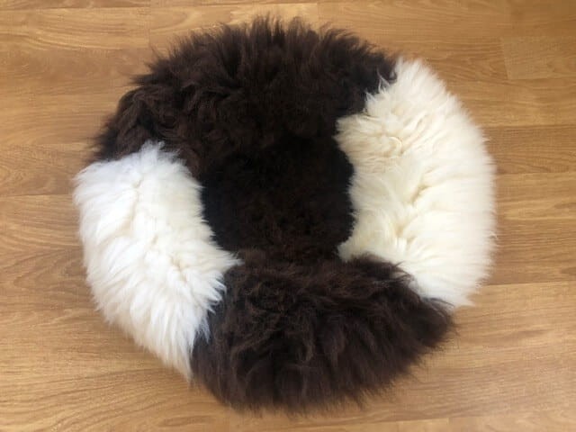Hunde- oder Katzenbett (verschiedene Farben)