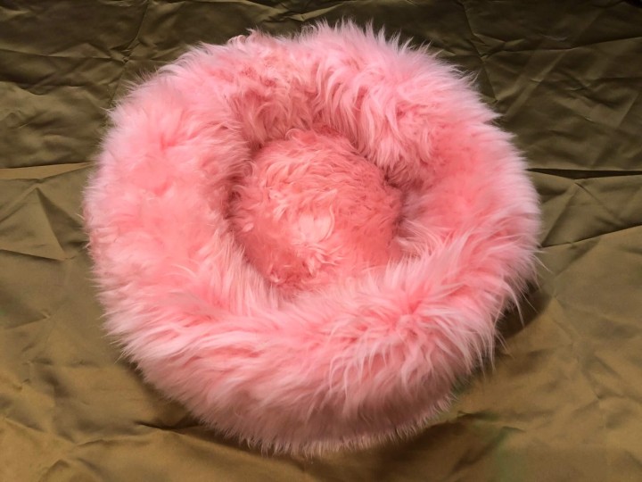 Hunde- oder Katzenbett (verschiedene Farben)