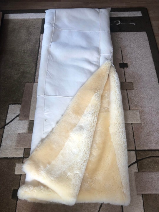 SCHLAFSACK FÜR ERWACHSENE AUS THERAPEUTISCHEM SCHAFFELL RELUGAN
