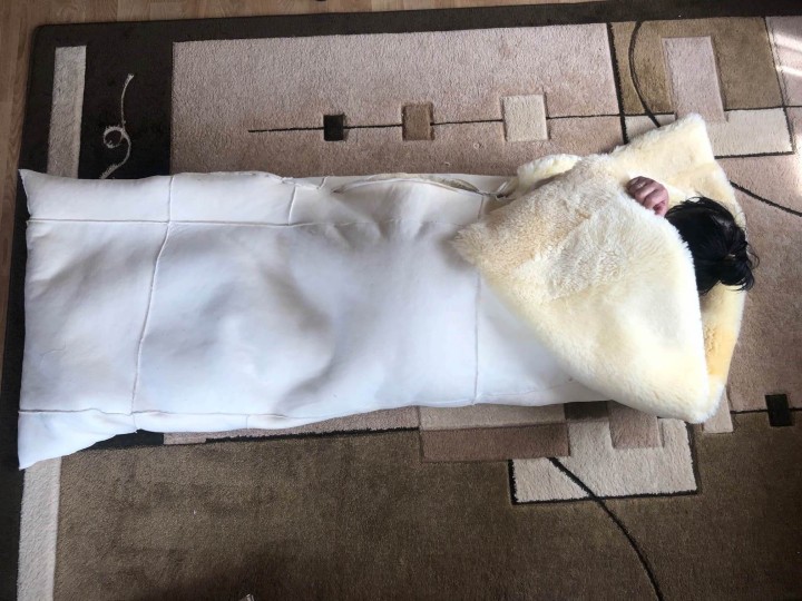 SCHLAFSACK FÜR ERWACHSENE AUS THERAPEUTISCHEM SCHAFFELL RELUGAN
