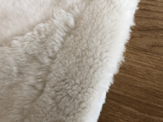 Teppich/Sesseldecke / Creme